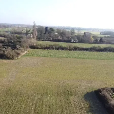 Authentic Travellers In Ehemaliger Gaertnerei *