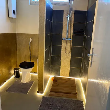 Authentic Travellers In Ehemaliger Gaertnerei Апартаменты Мербуш