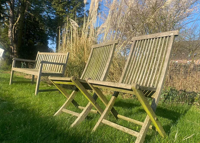 Authentic Travellers In Ehemaliger Gaertnerei Apartment *