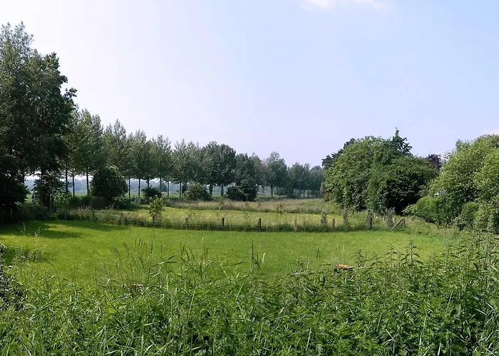 Authentic Travellers In Ehemaliger Gaertnerei * מירבוש