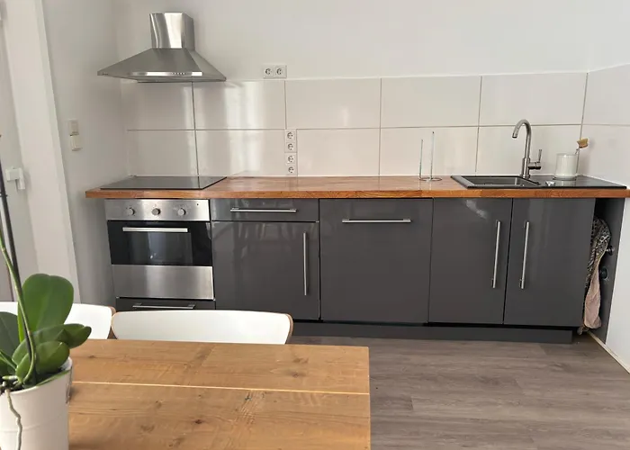 Apartment Authentic Travellers In Ehemaliger Gaertnerei Meerbusch