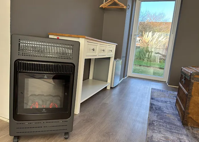 Authentic Travellers In Ehemaliger Gaertnerei Apartment Meerbusch